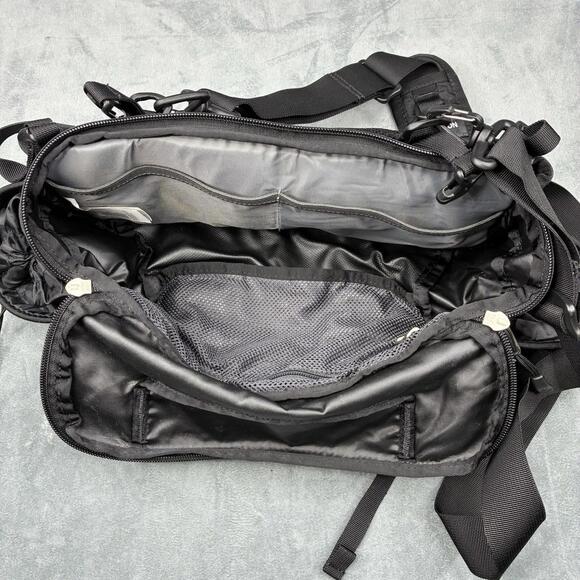 The North Face Terra Lumbar Pack Black Hip Waist Bag Mesh Pockets Gorpcore - Picture 8 of 15